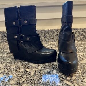 Vera Wang Lavender York boots